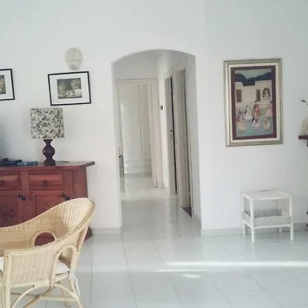 Inzaina Nyaraló *