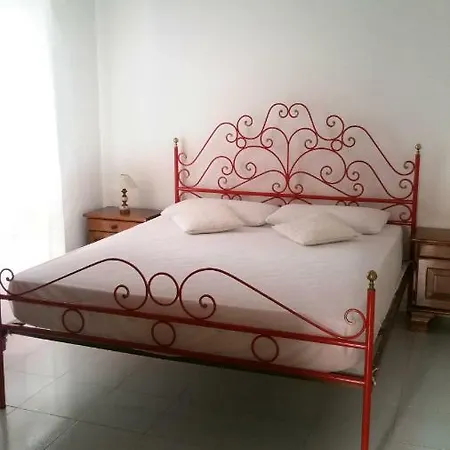 Inzaina Nyaraló
